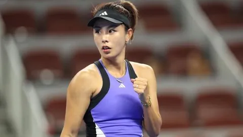 “决战时刻九大看点：勒布朗状态延续，掘金未来展望，火箭双塔新战术揭秘”